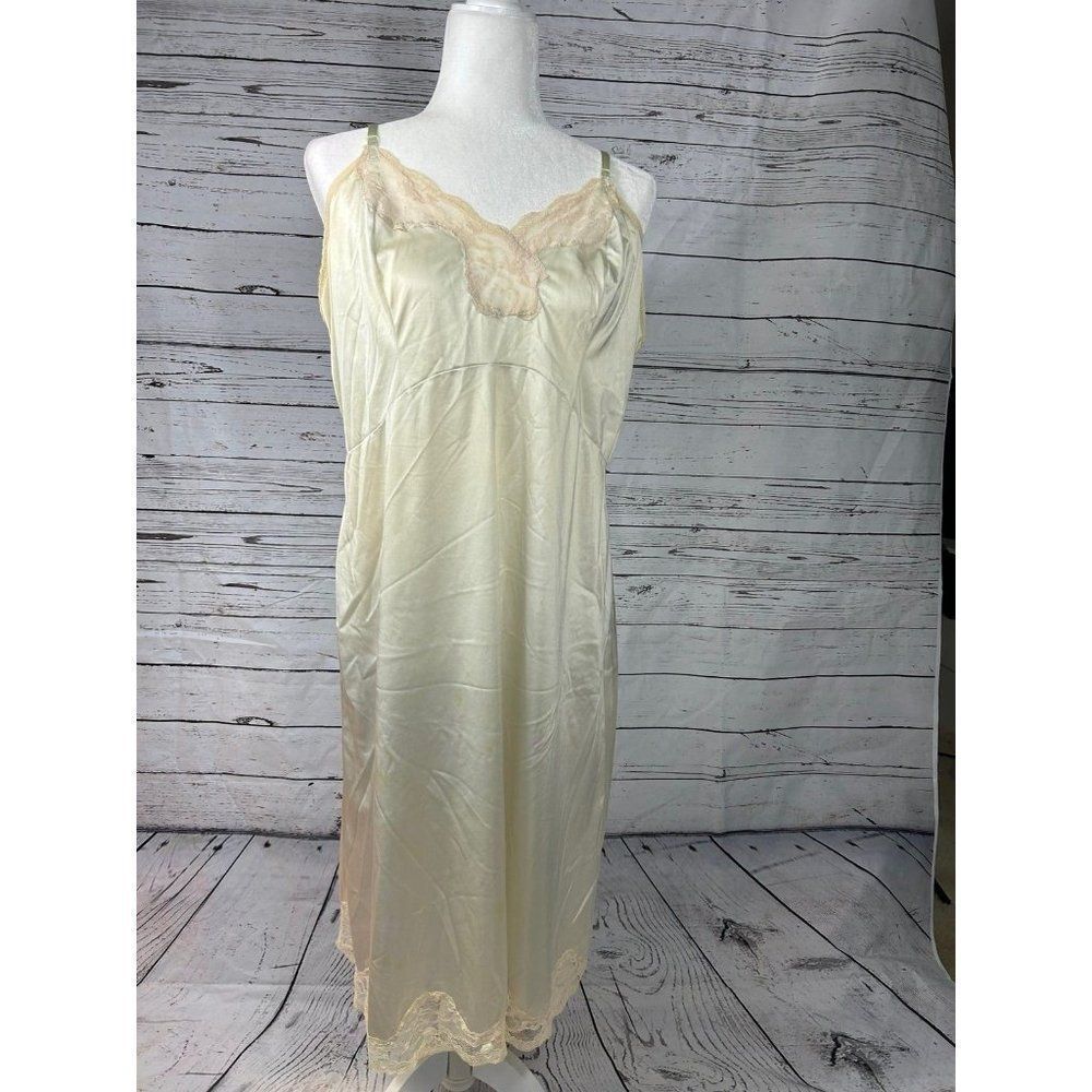 Vintage Dixie Belle Women's Ivory Adjustable Straps Chemise Nightgown Size 44
